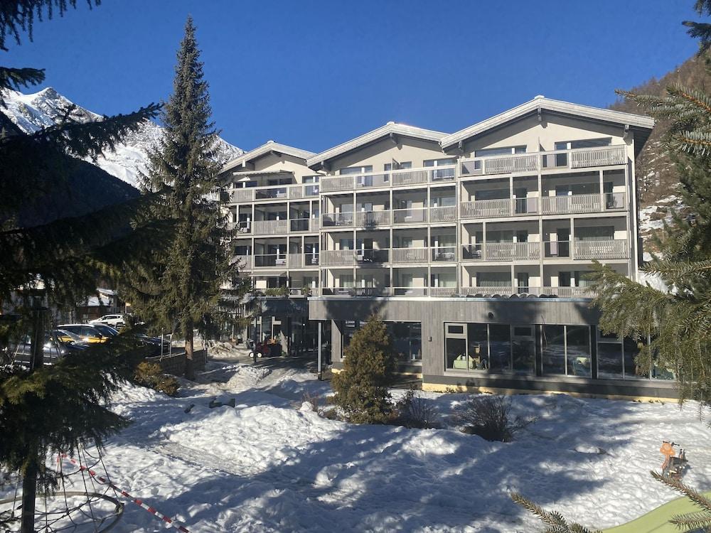 Hotel Kristall Saas-Almagell Exteriér fotografie